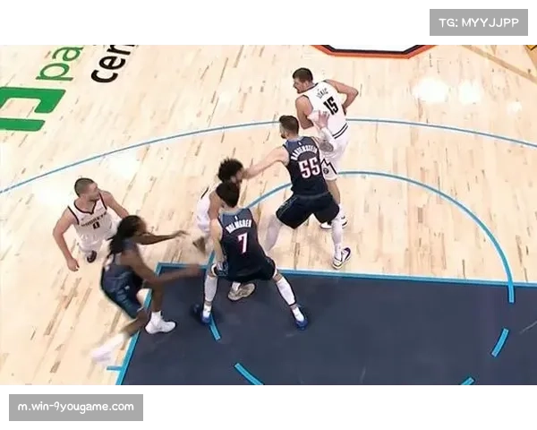 雷霆双塔五外实验:哈滕施泰因霍姆格伦组合将对手每百回合得分压制到100分 雷霆双塔五外实验:哈滕施泰因霍姆格伦组合将对手每百回合得分压制到100分